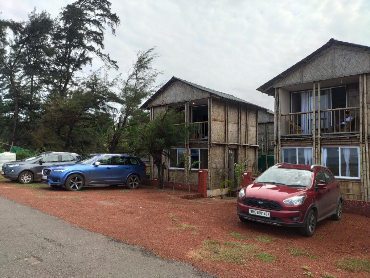 Chivarin Resorts Mālvan Exterior foto