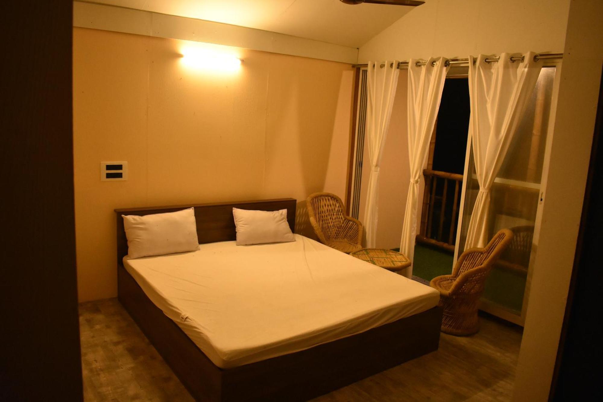 Chivarin Resorts Mālvan Zimmer foto