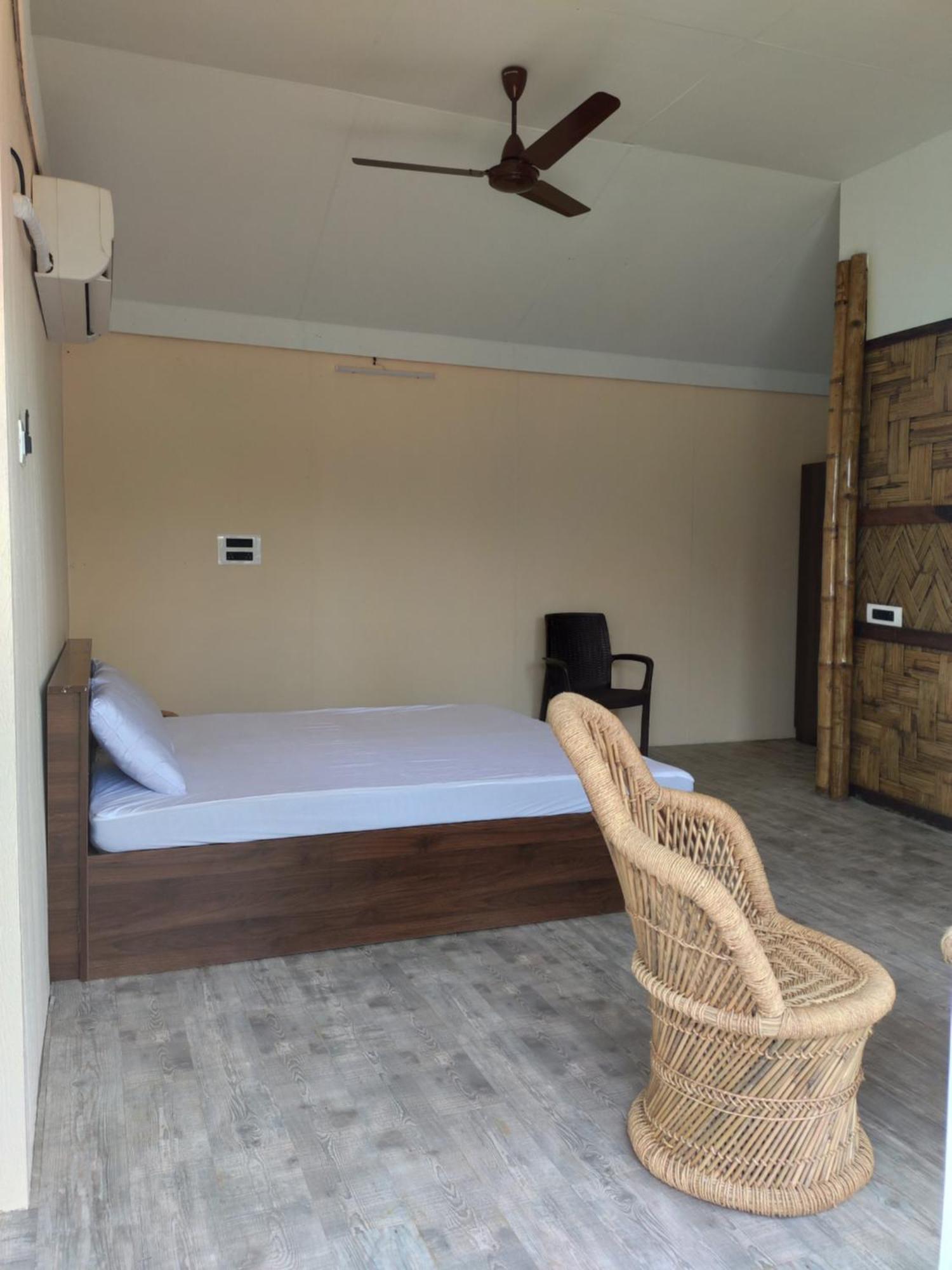 Chivarin Resorts Mālvan Zimmer foto